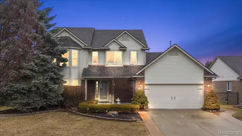 21209 Clear Creek Blvd, Clinton Township, MI 48036