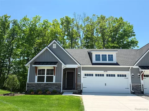 1079 Camellia Cir #33, Marion, MI 48843