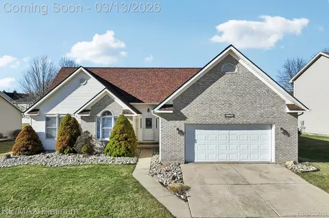 9472 Hill Rd, Swartz Creek, MI 48473