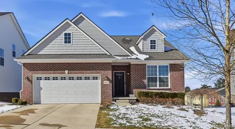 30879 Asbury Hill Ct, Lyon, MI 48165