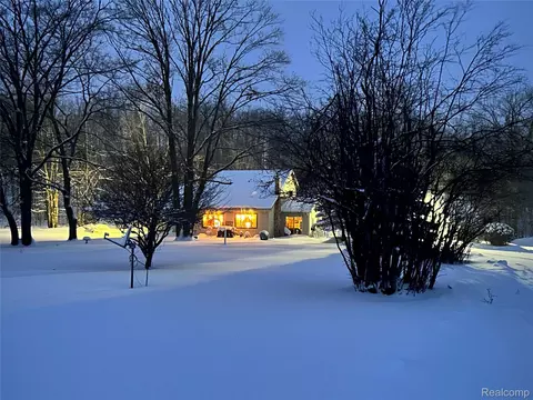 7727 Bald Hill Rd, Lovells, MI 49738