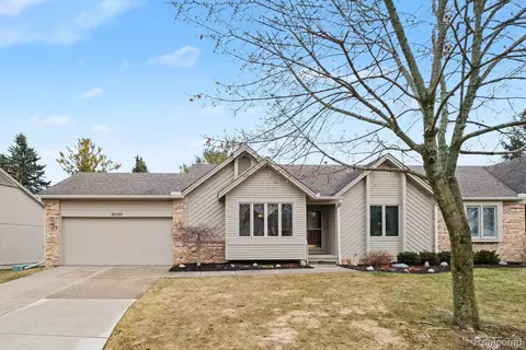 8062 Sawgrass Trl #25, Grand Blanc, MI 48439
