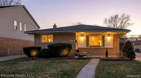 24501 Culver St, Saint Clair Shores, MI 48080