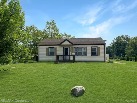 391 Arcola St, Inkster, MI 48141