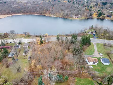 lot3 W Walton, Waterford, MI 48329