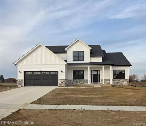 13147 Westwinds Dr, Fenton, MI 48451