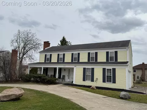 5045 Forestdale Dr, West Bloomfield, MI 48322
