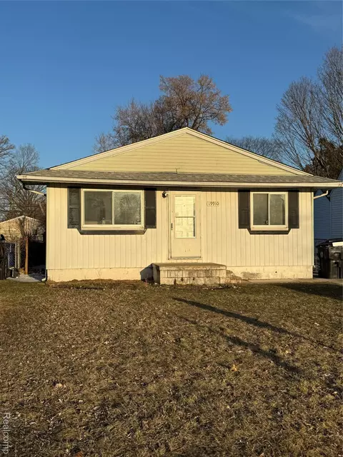 19910 Seminole, Redford, MI 48240
