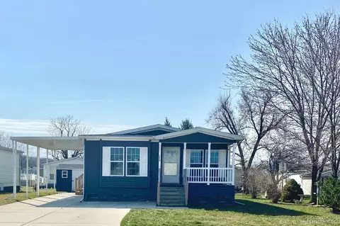 1698 Solo Ln, Newport, MI 48166