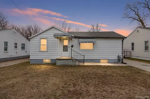 11377 Maxwell Ave, Warren, MI 48089