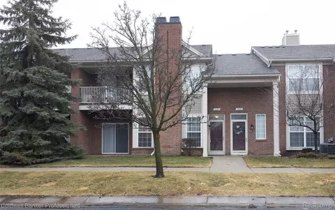 15402 Cornell Dr, Clinton Township, MI 48038