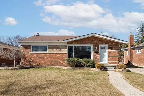 24263 Marine Ave, Eastpointe, MI 48021