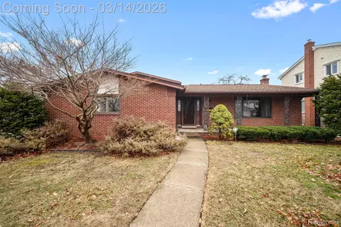 14176 Hubbard St, Livonia, MI 48154