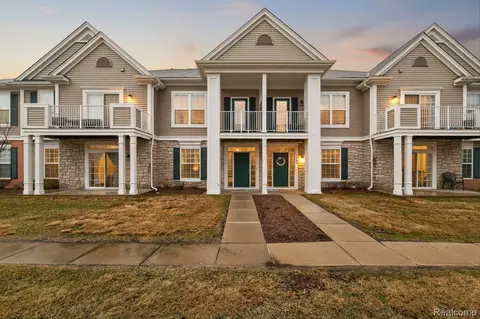 1151 Alameda Blvd #39, Troy, MI 48085