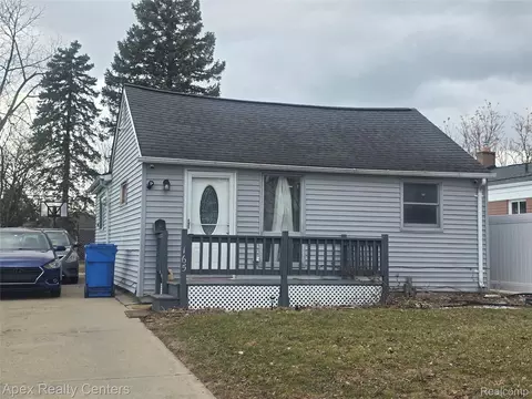 6165 Nightingale St, Dearborn Heights, MI 48127