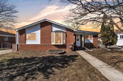 19261 Osmus St, Livonia, MI 48152