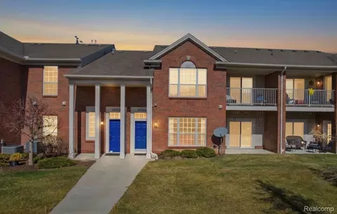 28304 Adler Park Dr S, Chesterfield, MI 48051