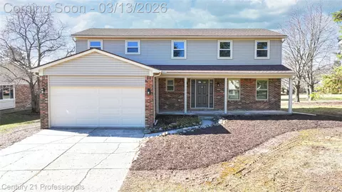 351 Coldiron Dr, Rochester Hills, MI 48307