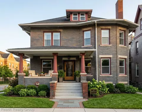 324 Eliot St, Detroit, MI 48201