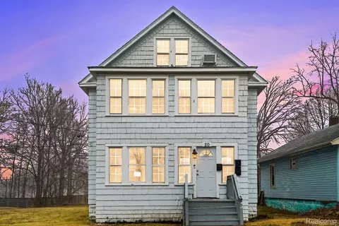 20 Frank St, Pontiac, MI 48342