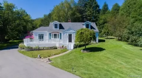 3658 Lakeshore Rd, Lexington, MI 48450