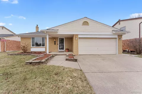 2031 Keystone Dr, Sterling Heights, MI 48310