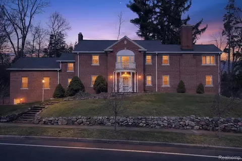 2307 Hill St, Ann Arbor, MI 48104