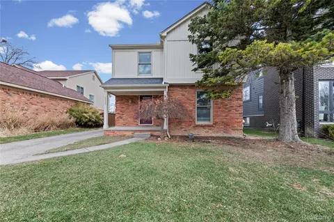 2635 Dorchester Rd, Birmingham, MI 48009