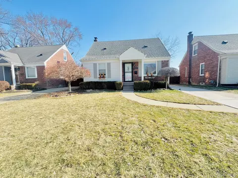2918 N Altadena Ave, Royal Oak, MI 48073