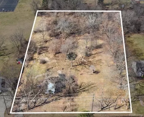 265 Hillcliff, Waterford, MI 48328