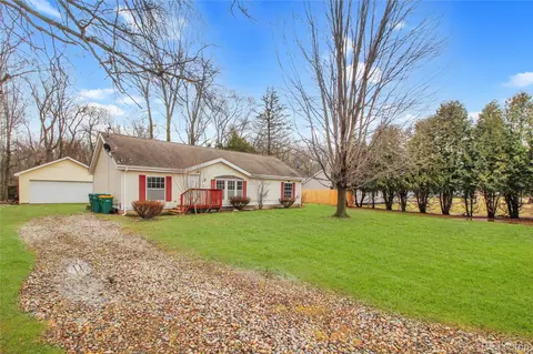 7175 Ozga St, Romulus, MI 48174