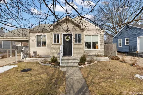 1851 Moorhouse St, Ferndale, MI 48220
