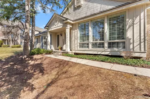 7533 Danbury Dr, West Bloomfield, MI 48322