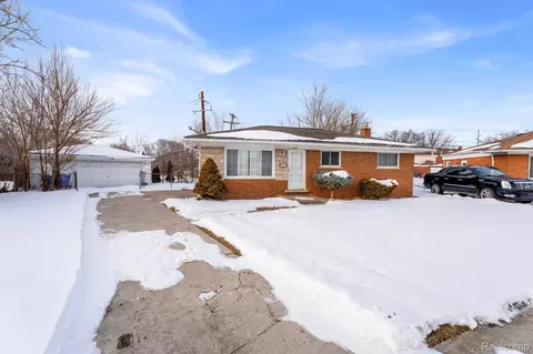 14131 Peck Dr, Warren, MI 48088