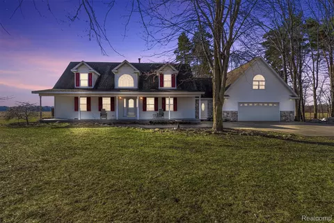 8753 Brewer Rd, Arbela, MI 48746