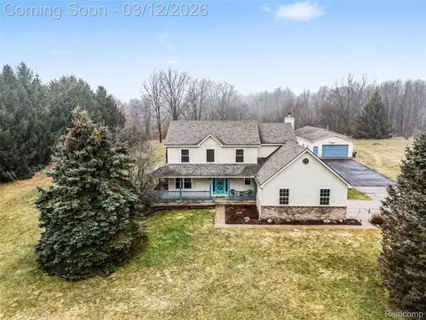 453 N Hughes Rd, Oceola, MI 48843