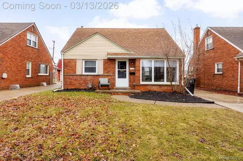 1123 16th St, Wyandotte, MI 48192
