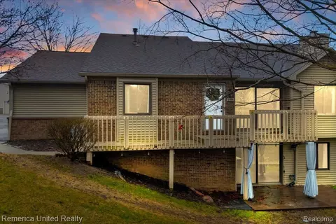 7968 Lawrence, West Bloomfield, MI 48322