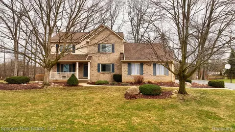 6350 Waldon Woods Dr, Independence, MI 48346