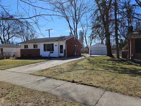 22023 W Brandon St, Farmington, MI 48336