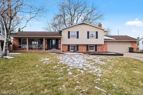 6426 Rustic Ridge Trl, Grand Blanc, MI 48439
