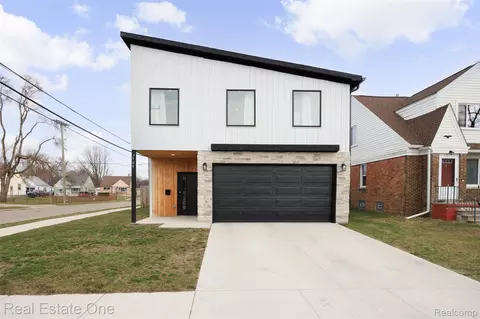1705 E Meyers Ave, Hazel Park, MI 48030