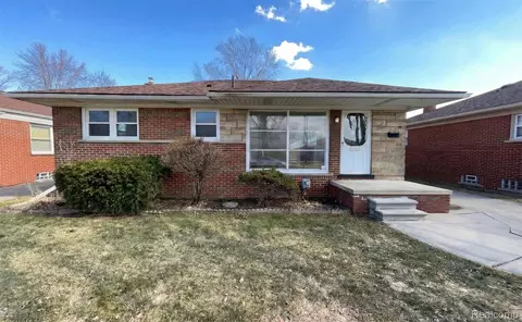 29212 Ursuline St, Saint Clair Shores, MI 48081
