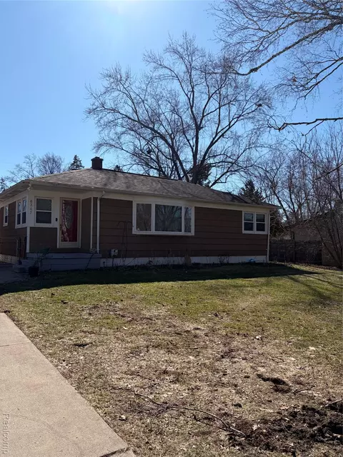 6347 Rowley Blvd, Waterford, MI 48329