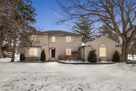 1824 N Adams Rd, Rochester Hills, MI 48306