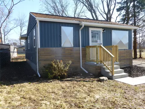 2908 Douglas Ave, Flint, MI 48506