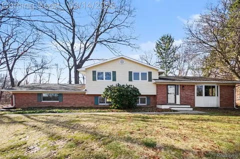 8841 Clark Rd, Springfield, MI 48346