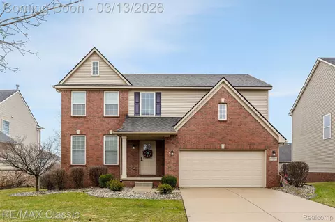 57779 Cider Mill Dr, Lyon, MI 48165