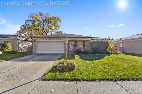 2846 Teasdale Dr, Troy, MI 48083