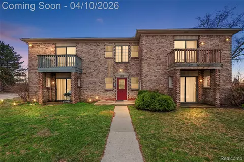286 E 13 Mile Rd #101, Madison Heights, MI 48071